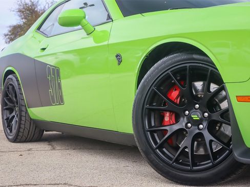 Used 2015 Dodge Challenger SRT Hellcat image 2