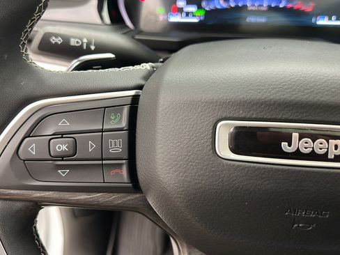 Used 2023 Jeep Grand Cherokee 4WD 4xe image 19