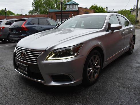 Used 2015 Lexus LS 460 AWD w/ Comfort Package image 8