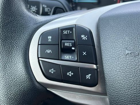 Used 2021 Ford Explorer Limited w/ Equipment Group 301A AWD/4WD image 24