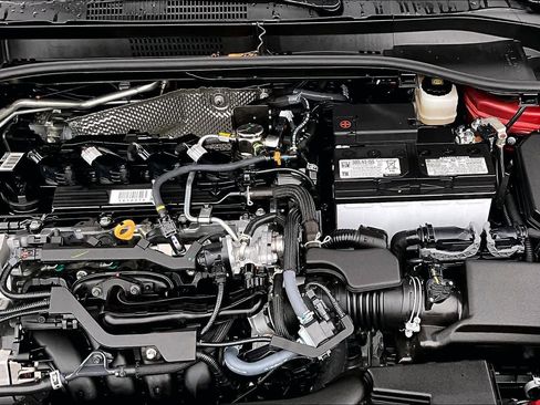 Used 2025 Toyota Corolla Cross XLE image 32