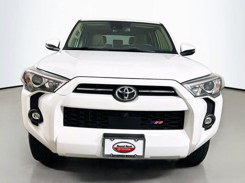 Certified 2024 Toyota 4Runner SR5 Premium w/ Moonroof Package AWD/4WD image 2