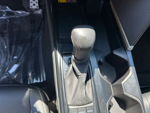 Used 2025 Toyota Camry SE image 36