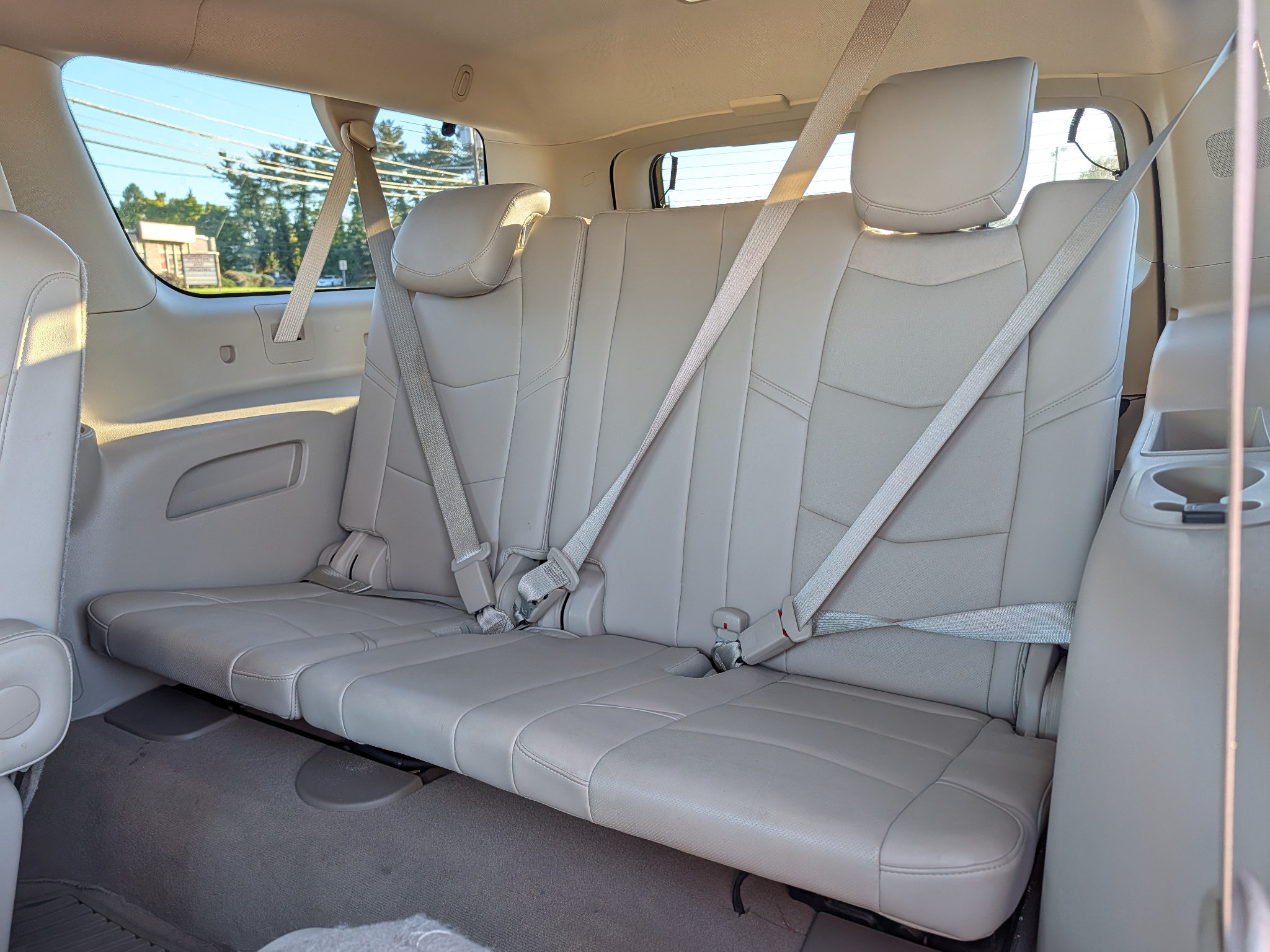 Used 2017 Cadillac Escalade ESV Luxury AWD/4WD image 20