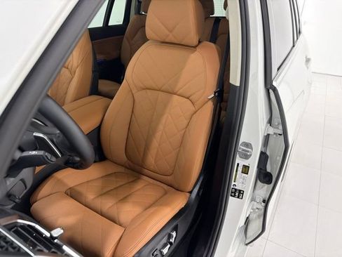 Used 2026 BMW X7 xDrive40i AWD/4WD image 13