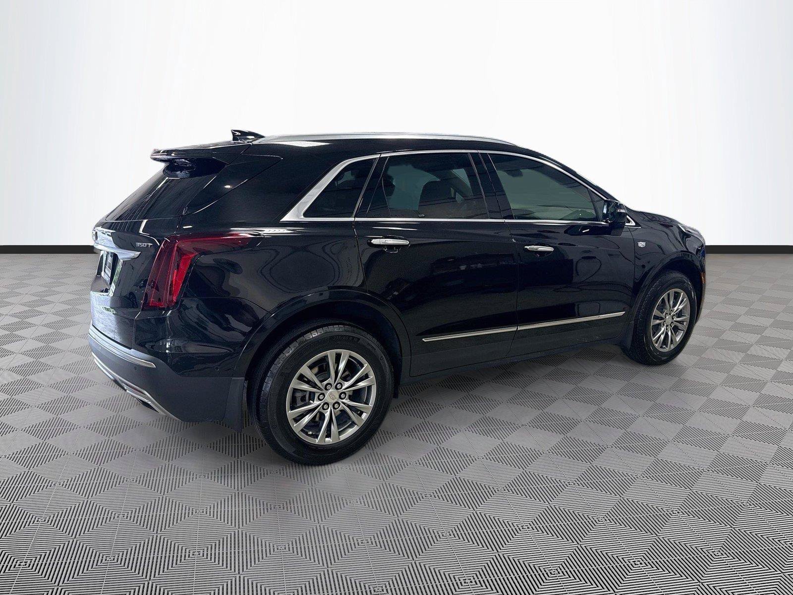 Used 2023 Cadillac XT5 Premium Luxury w/ Technology Package FWD image 7