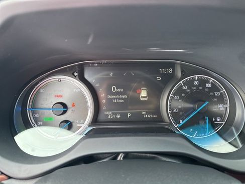 Used 2022 Toyota Venza image 8