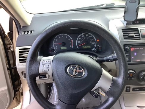 Used 2013 Toyota Corolla LE FWD image 32