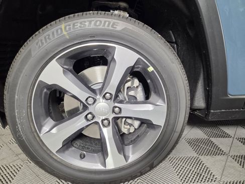 New 2026 Jeep Grand Cherokee L Limited RWD image 7