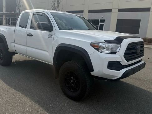 Used 2019 Toyota Tacoma SR w/ SX Package image 3