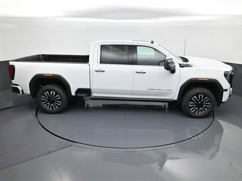 Used 2025 GMC Sierra 2500 Denali Ultimate image 16
