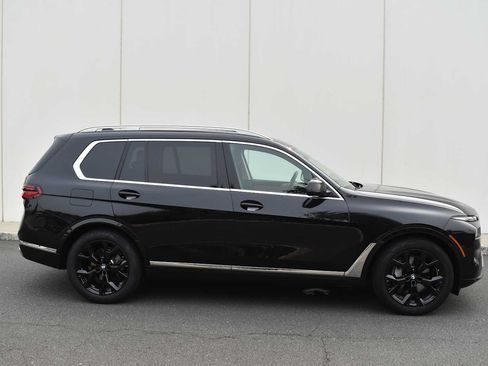 Used 2026 BMW X7 xDrive40i w/ Premium Package AWD/4WD image 4