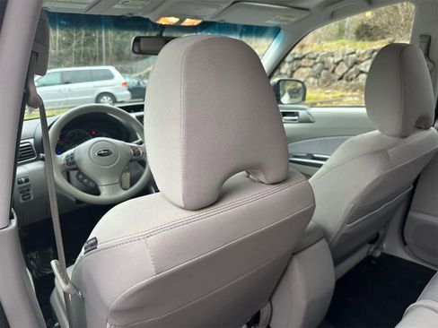 Used 2011 Subaru Forester 2.5X Premium w/ All-Weather Pkg image 9