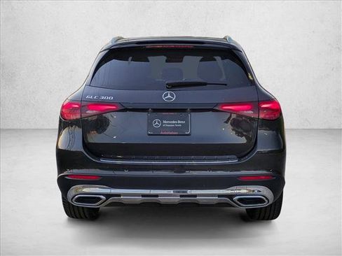 Used 2026 Mercedes-Benz GLC 300 image 9