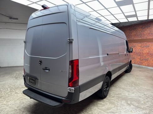 Used 2025 Mercedes-Benz Sprinter 3500 image 6