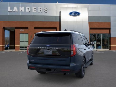 New 2026 Ford Expedition Active image 8