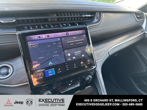 Used 2023 Jeep Grand Cherokee L Limited AWD/4WD image 12