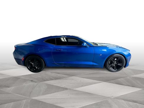 Used 2018 Chevrolet Camaro LT RWD image 9