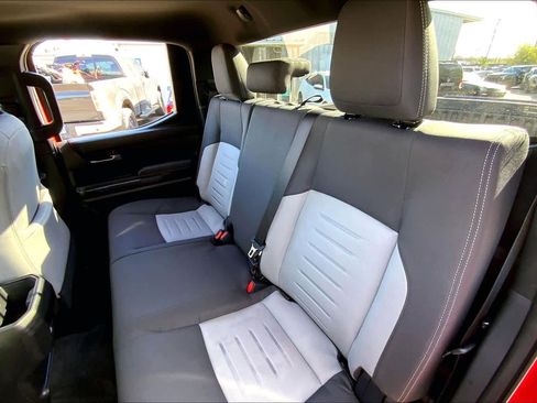 Used 2025 Toyota Tacoma TRD Off-Road image 19