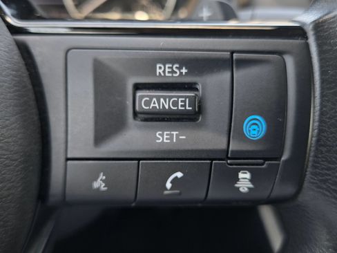 Used 2023 Nissan Rogue SV AWD/4WD image 25