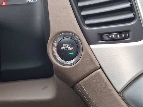 Used 2018 GMC Yukon SLT w/ Enhanced Security Package image 23