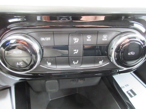 New 2026 Chevrolet Trax LT image 19