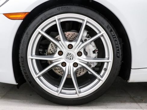 Used 2019 Porsche 911 Carrera image 8