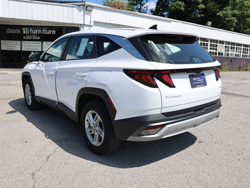 Used 2025 Hyundai Tucson SE AWD/4WD image 5