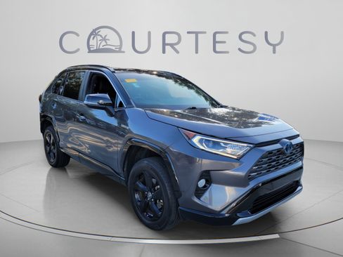 Used 2021 Toyota RAV4 XSE w/ XSE Grade Weather Package AWD/4WD image 4