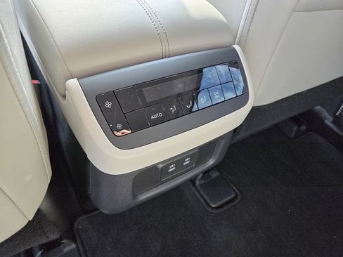 Certified 2026 Nissan Pathfinder SL AWD/4WD image 12