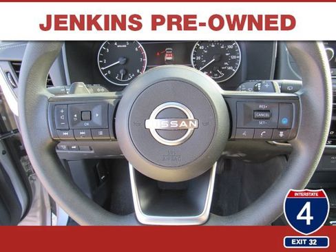 Used 2024 Nissan Rogue SV AWD/4WD image 26