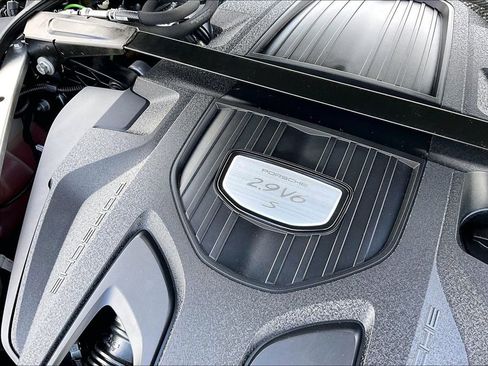 Used 2021 Porsche Panamera 4S image 31