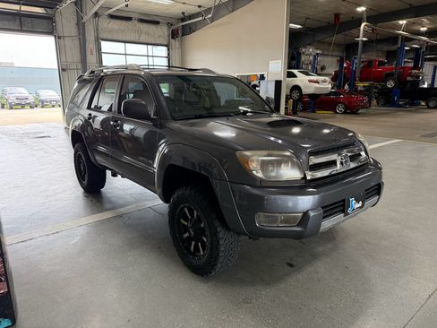 Used 2004 Toyota 4Runner Limited AWD/4WD image 4