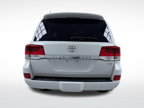 Used 2016 Toyota Land Cruiser AWD/4WD image 7