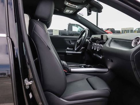 Used 2025 Mercedes-Benz GLA 250 image 16