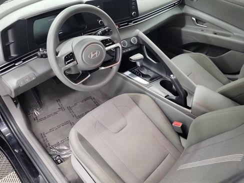 Used 2025 Hyundai Elantra SE FWD image 20