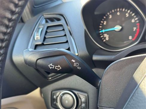 Used 2017 Ford Escape Titanium image 25