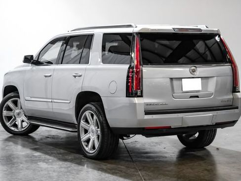 Used 2015 Cadillac Escalade Luxury AWD/4WD image 13