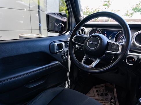 Used 2021 Jeep Wrangler Unlimited Sahara w/ Uconnect 4C Nav & Sound Group AWD/4WD image 12