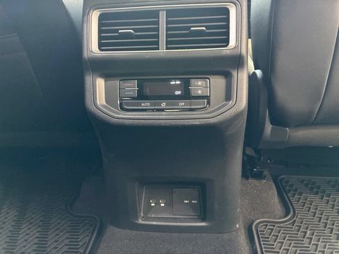 Used 2024 Volkswagen Atlas Peak Edition SE AWD/4WD image 44
