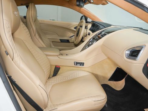 Used 2014 Aston Martin Vanquish Coupe image 27