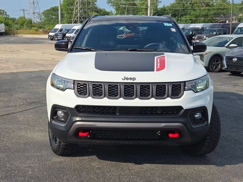 Certified 2025 Jeep Compass Trailhawk AWD/4WD image 4