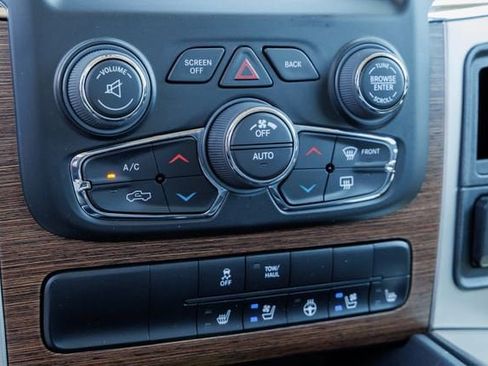Used 2017 RAM 1500 Laramie w/ Convenience Group AWD/4WD image 26