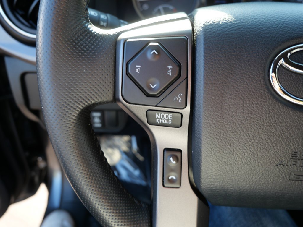 Certified 2020 Toyota Tacoma TRD Off-Road AWD/4WD image 26