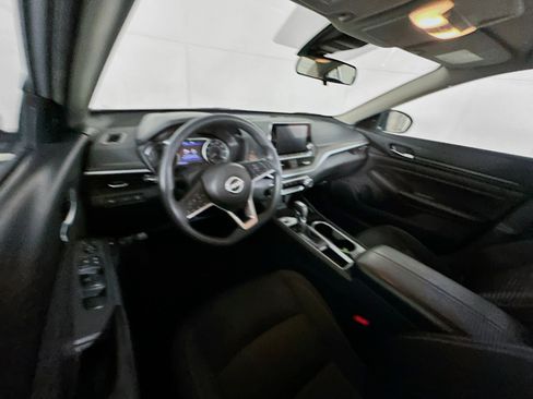 Used 2024 Nissan Altima 2.5 SV image 18