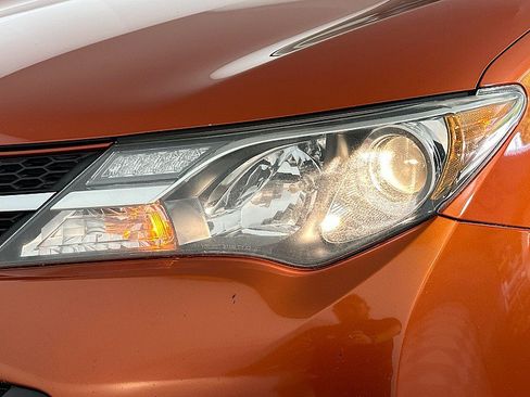 Used 2015 Toyota RAV4 Limited AWD/4WD image 27