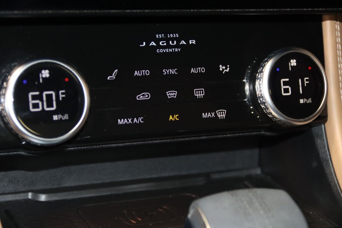 Used 2023 Jaguar F-PACE S AWD/4WD image 39