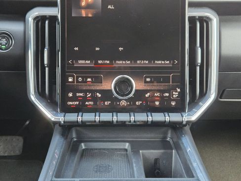 Used 2024 GMC Acadia Elevation FWD image 18