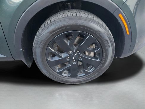 Certified 2022 Kia Sorento S w/ Panoramic Sunroof Package image 7