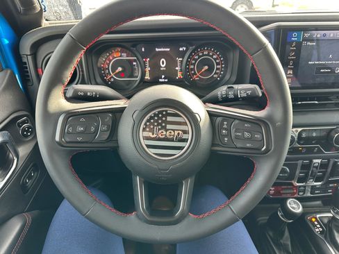 Used 2024 Jeep Wrangler Unlimited Rubicon w/ Dual Top Group image 15